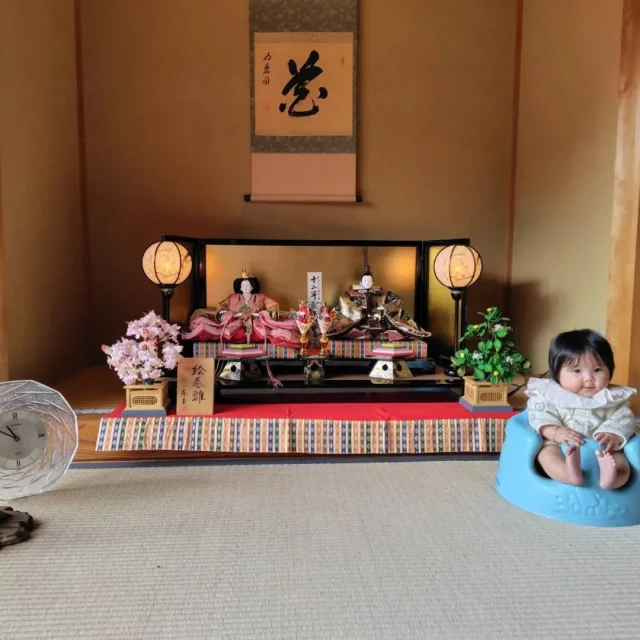 🐘

甲賀のひな巡り
記念撮影用にお寺にバンボを置いてもらっています♡
すくすく元気に育ちますように

@daichiji_temple
Thank you!

#bumbo #バンボ#バンボデビュー#バンボマルチシート#ベビーソファ#ベビーチェア#出産祝い#自宅フォト#おうちフォト#ハーフバースデー#月齢フォト#ローチェア#成長記録