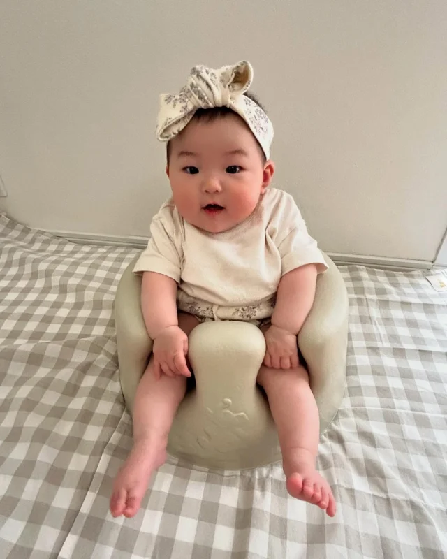 🐘

GWはじまりました！
雨の日もちらほらありますが、お子様と楽しい時間をお過ごしください〜✨✨

@aya_teemom 
Thank you!

#bumbo #バンボ#バンボデビュー#バンボマルチシート#ベビーソファ#ベビーチェア#出産祝い#自宅フォト#おうちフォト#ハーフバースデー#月齢フォト#ローチェア#成長記録